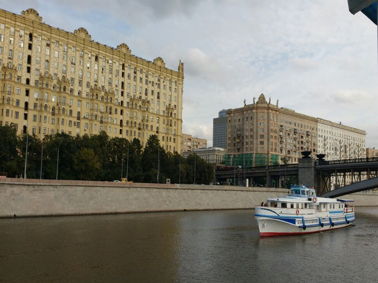 Peregrinos em Moscou: navegando no Rio Moscou