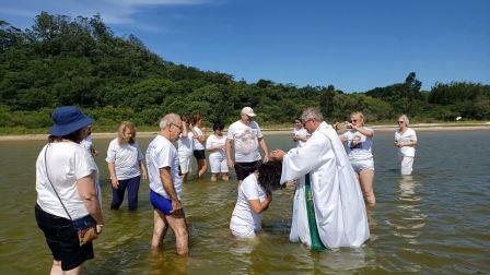 Encontro Anual da Comissão Organizadora em Florianópolis - SC, de 13 a 16/02/2020 : 15-02-2020 - renovação das promessas de batismo