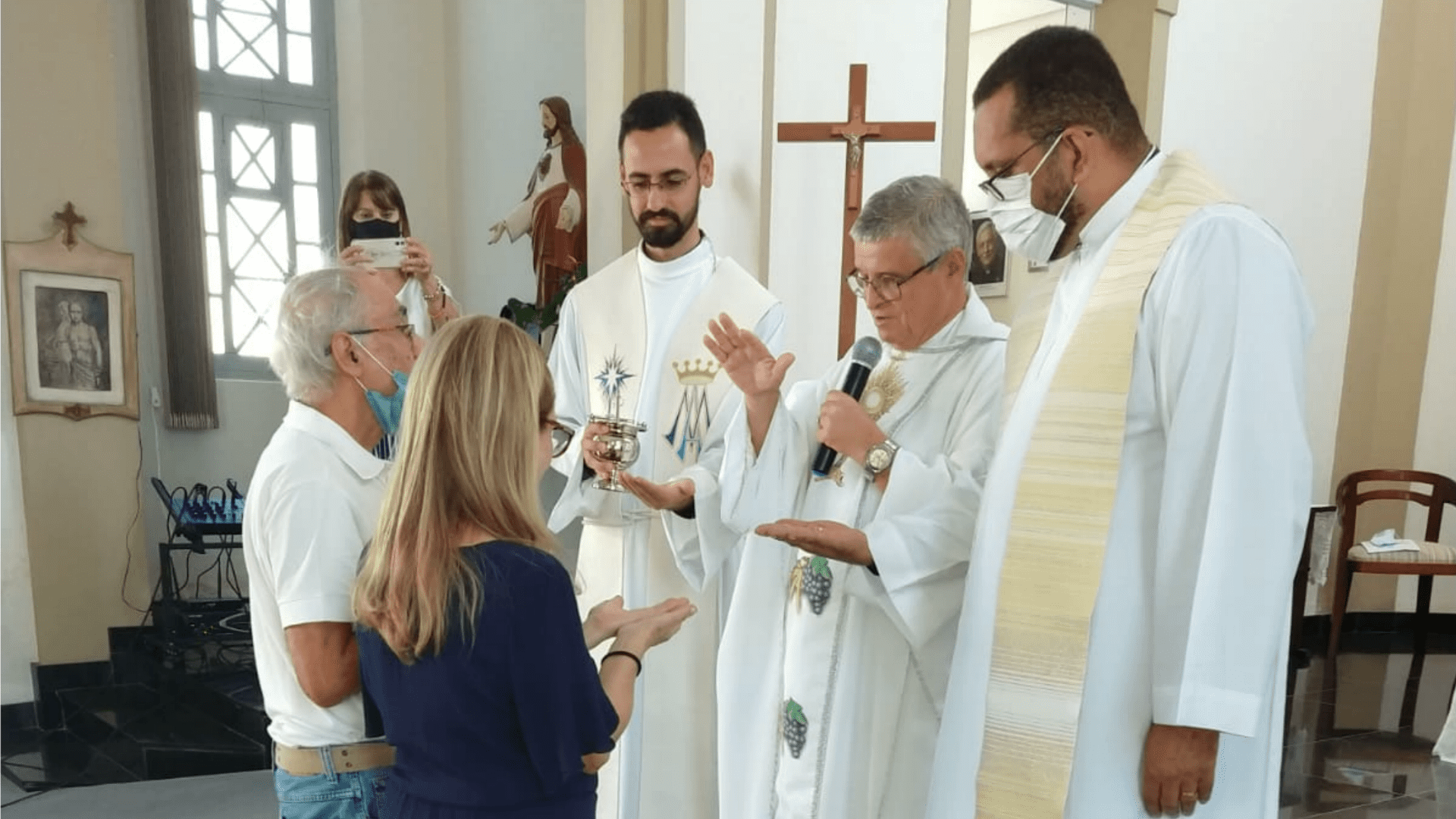 E14 Retiro Nacional - Florianópolis - SC : Missa de encerramento e envio - comemoração dos 35 de casamento de Cristina e Omar.