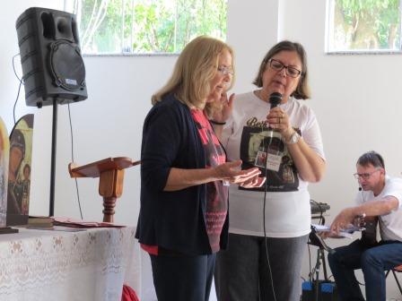 Retiro do Abraço - Brasília: Segundo dia - Primeira Reflexão: O Abraço do Pai - Januária. Margarida apresenta Januária