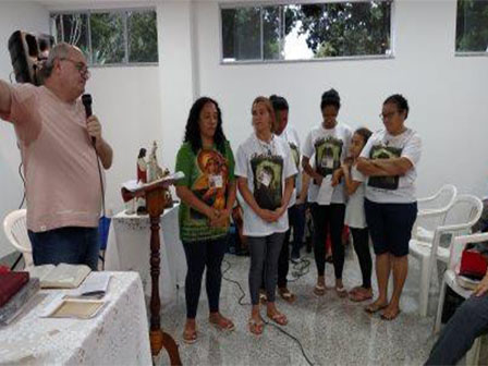 Retiro do Abraço - Brasília: Segundo dia - As Capelinhas e os Grupos de Oração - Cesar