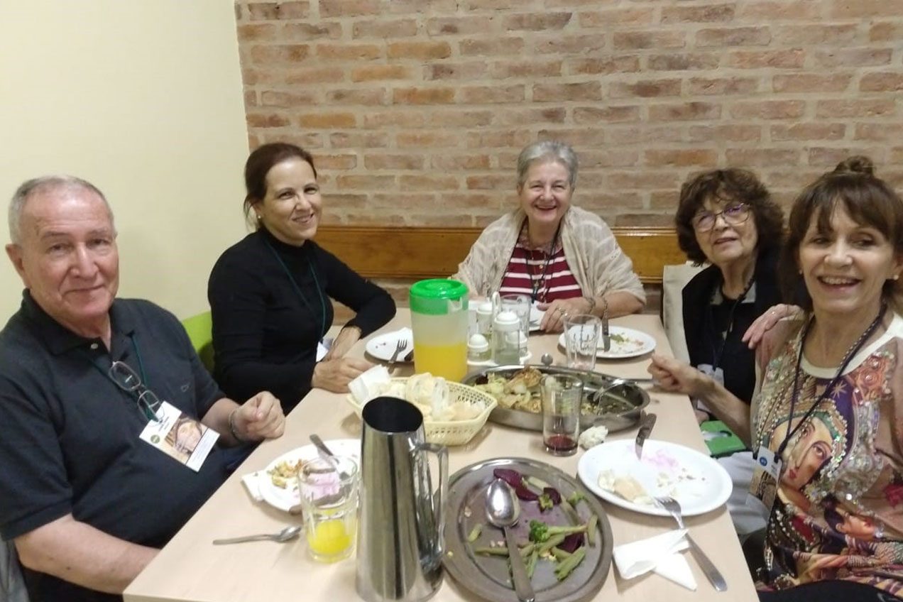 X Retiro Latino-Americano - Argentina: Ovídio, Jane, Leonor, e irmãs Nielly e Mirta, argentinas da Patagônia - 2dia